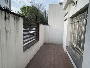 CASA EN VENTA EN MITRAS CENTRO - MONTERREY, NL.