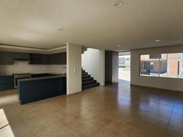 Casa en Venta en Cañadas, Tres Marías Fraccionamiento Privado