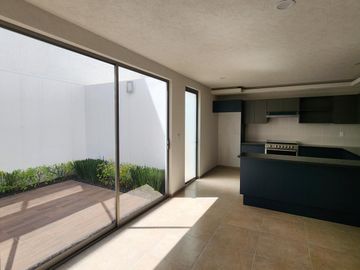 Casa en Venta en Cañadas, Tres Marías Fraccionamiento Privado