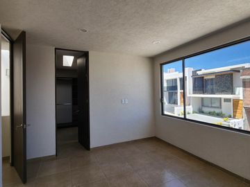 Casa en Venta en Cañadas, Tres Marías Fraccionamiento Privado