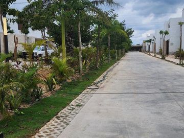Casa de 659 m2 de construcción en Privada con Amenidades en Mérida