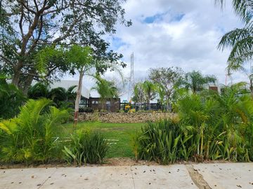 Casa de 659 m2 de construcción en Privada con Amenidades en Mérida