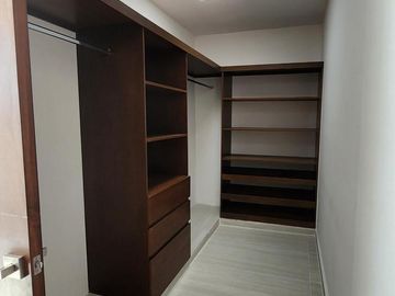 Casa de 659 m2 de construcción en Privada con Amenidades en Mérida