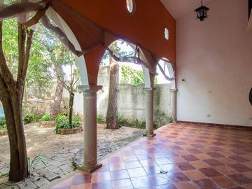 Espectacular casa en venta frente a cenote Zaci