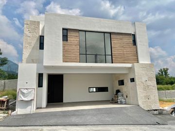 Casa en VENTA en Pedregal de la Montaña, privada con vistas a las montañas a la altura de El URO