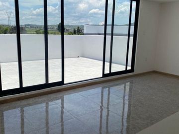 Casa en  venta en Lomas de Angelopolis con 3 recamaras