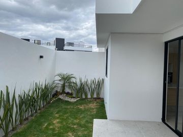 Casa en  venta en Lomas de Angelopolis con 3 recamaras