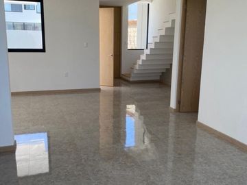 Casa en  venta en Lomas de Angelopolis con 3 recamaras