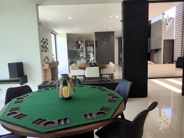 Casa en  venta con amplio terreno en Parque Michoacan, Lomas de Angelopolis Puebla,