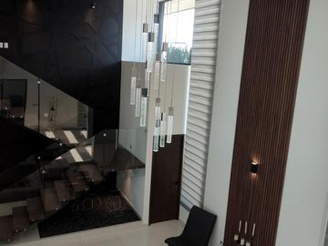 Casa en  venta con amplio terreno en Parque Michoacan, Lomas de Angelopolis Puebla,