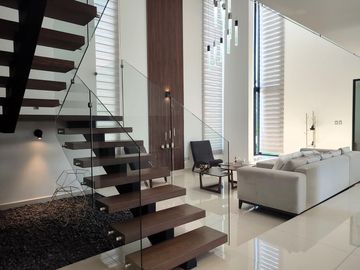 Casa en  venta con amplio terreno en Parque Michoacan, Lomas de Angelopolis Puebla,