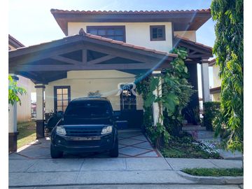 Casa en venta en Las Cumbres Mirador del Lago