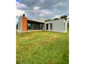 VENTA CASA VALLE DEL GOLF, FALDA DEL CARMEN, CORDOBA