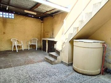 VENTA CASA 3 AMB C/COCH. Y TERRAZA APTA CREDITO