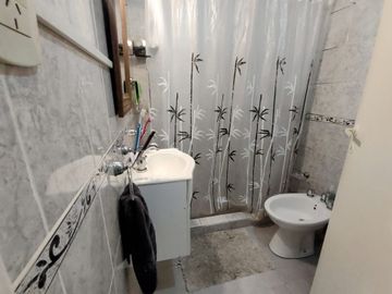 Venta PH 2 ambientes al frente sin expensas