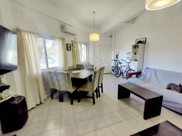 Venta PH 2 ambientes al frente sin expensas