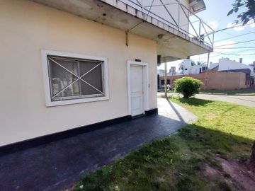 Venta PH 2 ambientes al frente sin expensas