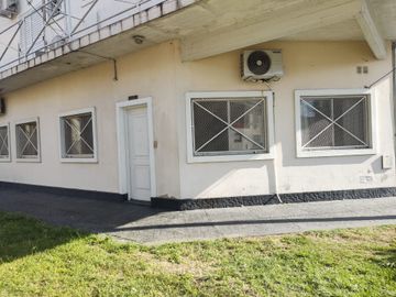 Venta PH 2 ambientes al frente sin expensas