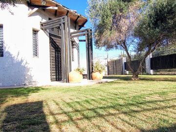 AMPLIA CASA SEMI PRIVADO CALLE SANCHEZ GLLEN