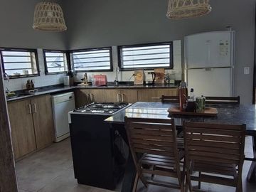 AMPLIA CASA SEMI PRIVADO CALLE SANCHEZ GLLEN