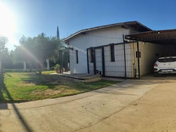 AMPLIA CASA SEMI PRIVADO CALLE SANCHEZ GLLEN