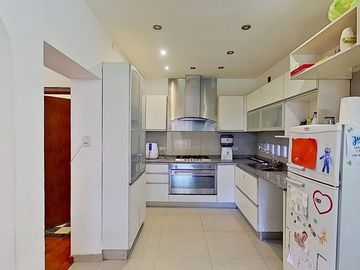 VENTA PH TIPO CASA 3 AMB COCHERA GERLI AVELLANEDA