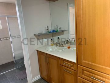 SE VENDE CASA INDEPENDIENTE 530M2 SECTOR CUMBAYA