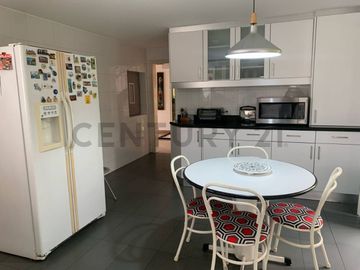 SE VENDE CASA INDEPENDIENTE 530M2 SECTOR CUMBAYA