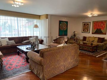 SE VENDE CASA INDEPENDIENTE 530M2 SECTOR CUMBAYA