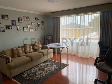 SE VENDE CASA INDEPENDIENTE 530M2 SECTOR CUMBAYA