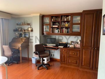 SE VENDE CASA INDEPENDIENTE 530M2 SECTOR CUMBAYA