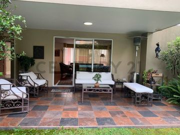 SE VENDE CASA INDEPENDIENTE 530M2 SECTOR CUMBAYA