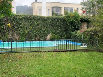 SE VENDE CASA INDEPENDIENTE 530M2 SECTOR CUMBAYA