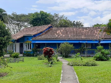 Vendo Finca Hotel En El Eje Cafetero Con Ubicacion Privilegiada