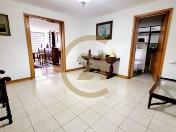 VTA DEPTO, POCO USO, 4 DORM SUITE, BARRIO EL GOLF