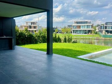 Venta de casa 7 ambientes en Nordelta