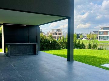 Venta de casa 7 ambientes en Nordelta