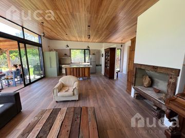 ALQUILER DE VERANO | Flamante CASA de Estilo Rustico-Moderno con Jardin y Pileta | Barrio Residencial La Bota