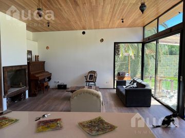 ALQUILER DE VERANO | Flamante CASA de Estilo Rustico-Moderno con Jardin y Pileta | Barrio Residencial La Bota