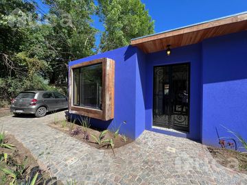 ALQUILER DE VERANO | Flamante CASA de Estilo Rustico-Moderno con Jardin y Pileta | Barrio Residencial La Bota