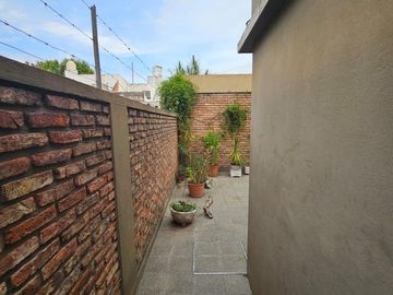 CASA 3 AMBIENTES C/GARAGE Y PATIO