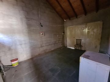 Inmueble a reformar a una cuadra de Espora y La Serenisima