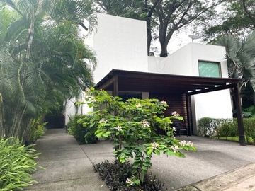 RESIDENCIA EN VENTA EN LAS PAROTAS