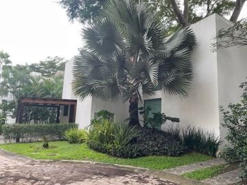 RESIDENCIA EN VENTA EN LAS PAROTAS