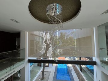 Residencia  en Privada dentro del Yucatán Country Cllub