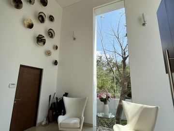 Residencia  en Privada dentro del Yucatán Country Cllub