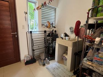 Residencia  en Privada dentro del Yucatán Country Cllub