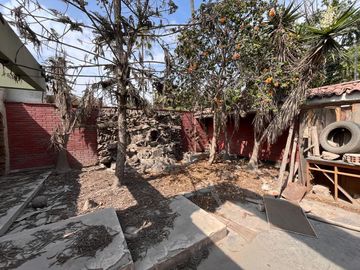 Venta de casa como terreno en Surco cerca a Parque