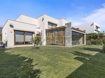 Casa en Venta en Colegio Alemán Chicureo