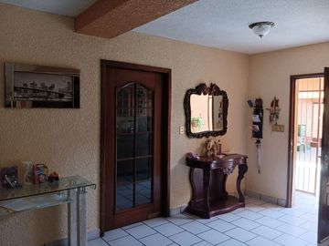 Casa en venta en Jardines Vista Hermosa III   entre avenida Ignacio Sandoval y Constitution